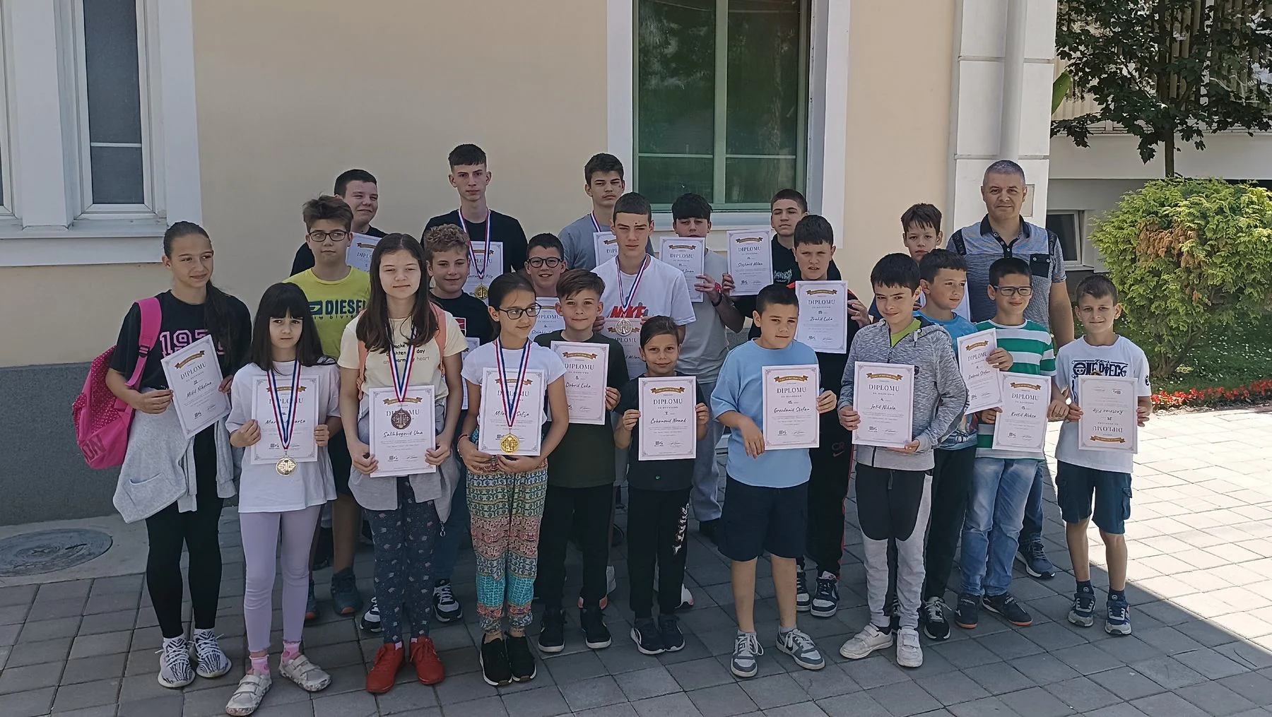 Juniorski rapid turnir Benko Chess - grupna fotografija